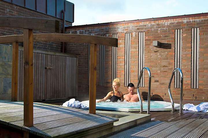 Spa 12 of 52