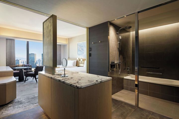 Room 34 of 63