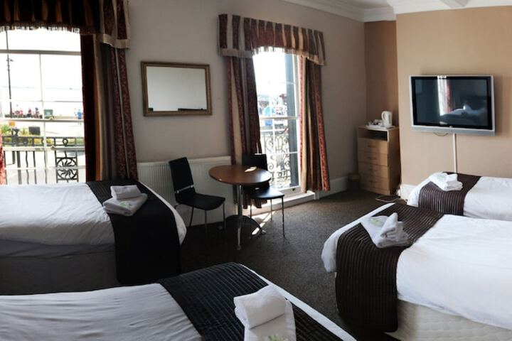 Room 8 of 25