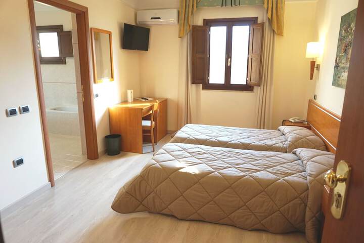 Room 10 of 60