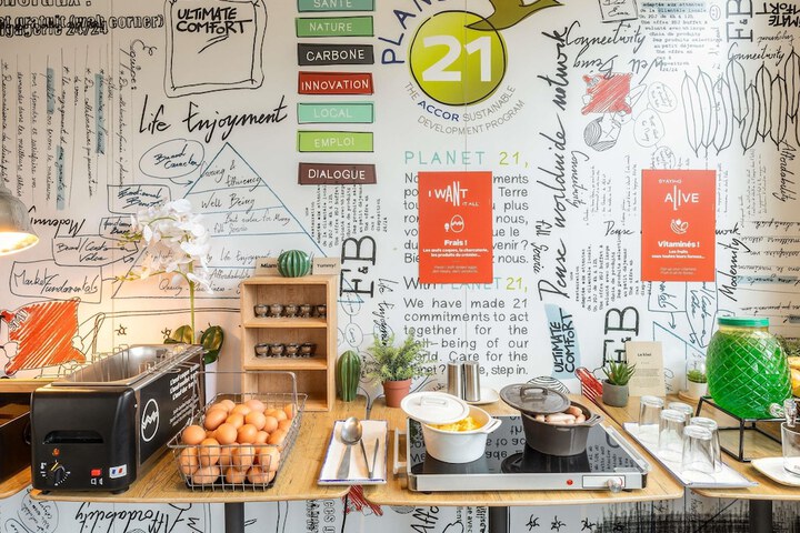 Breakfast area