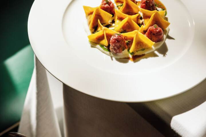 Dining 90 of 109