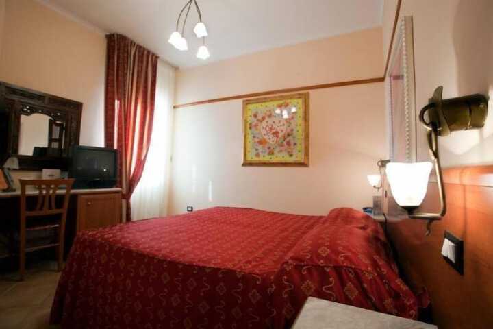 Room 9 of 27