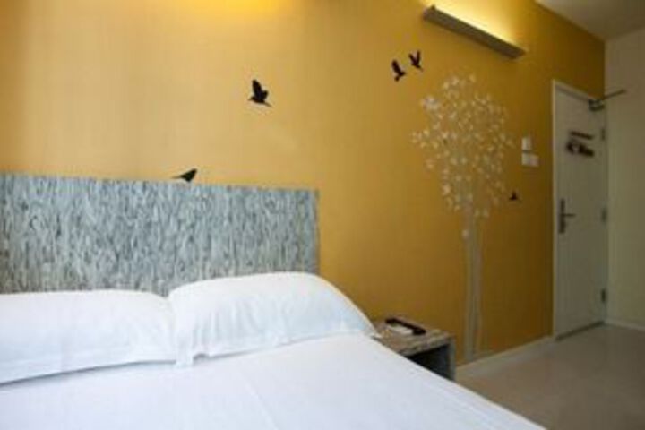Room 42 of 93