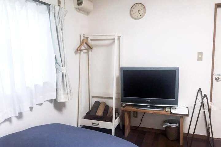 Room 8 of 25