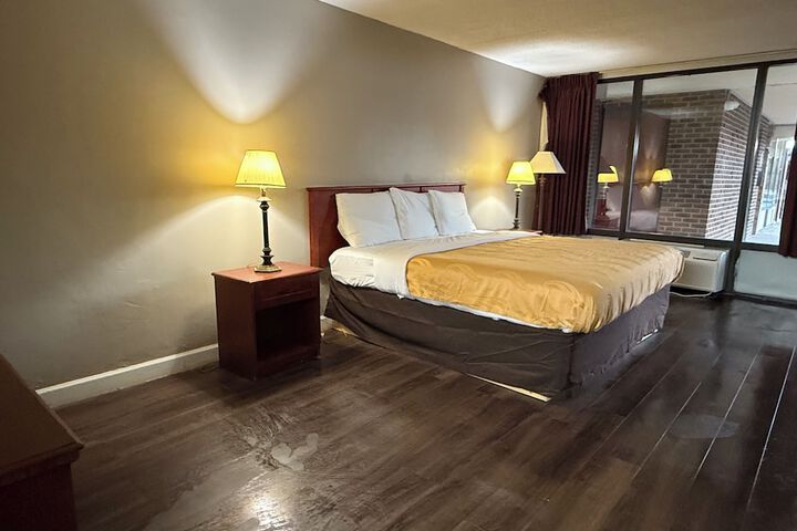 Standard | King Bed (2 of 9)
