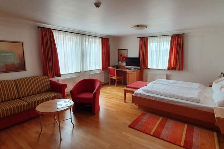 Room 4 of 52