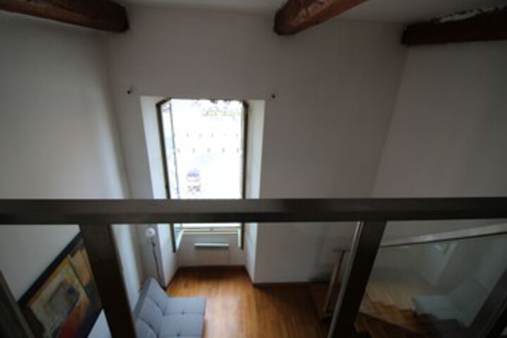 Room 4 of 16