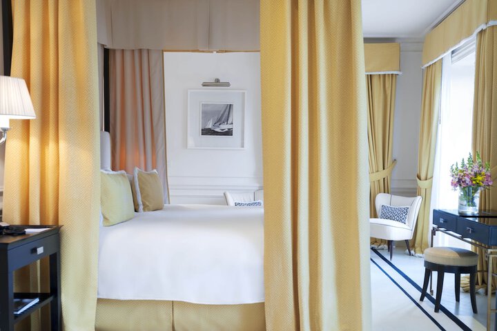 Room 25 of 106