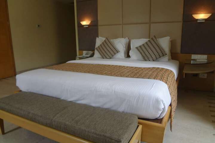 Room 12 of 36