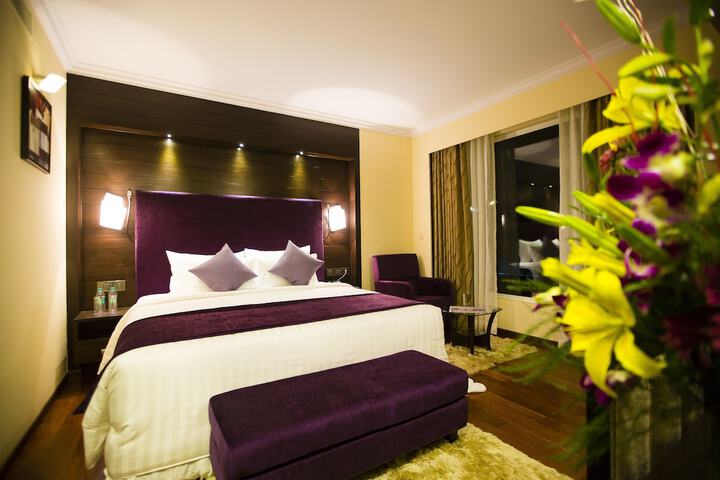 Room 3 of 83