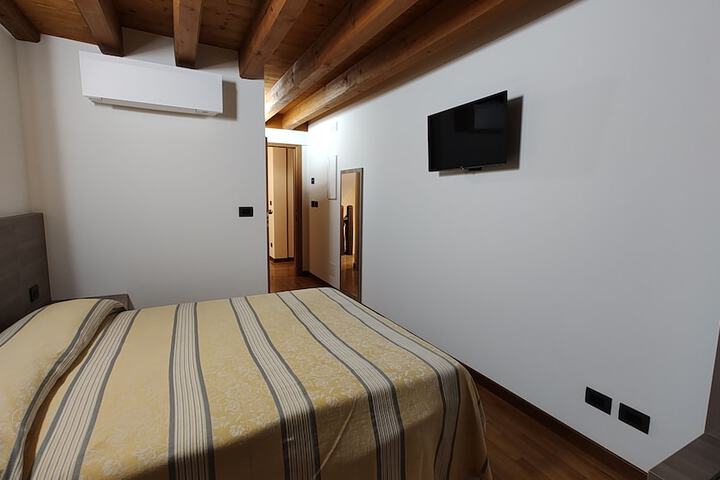 Room 3 of 51