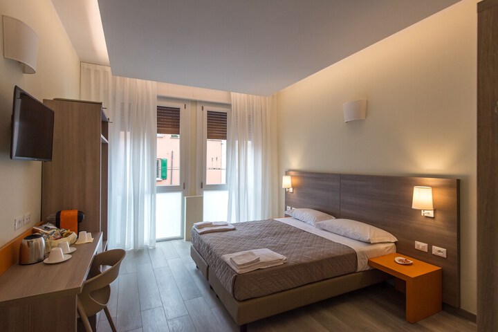Room 20 of 34