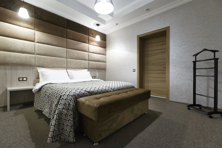 Room 6 of 78