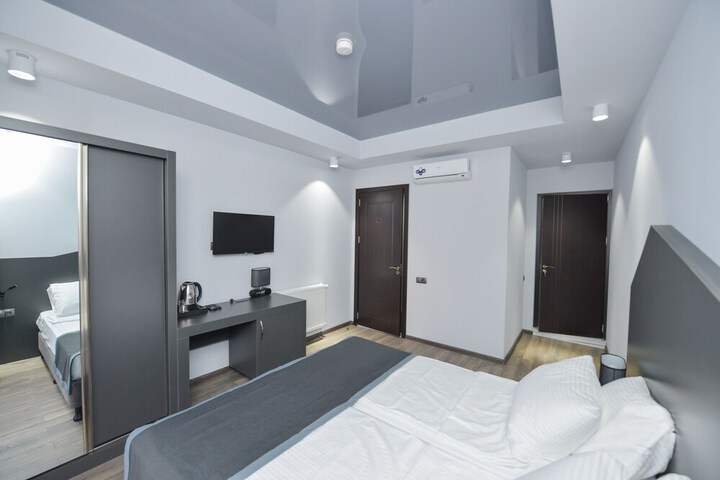 Room 35 of 67