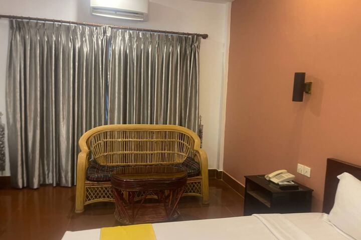 Room 54 of 100