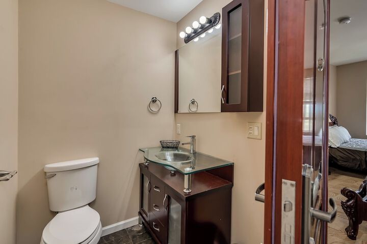 Room 34 of 46