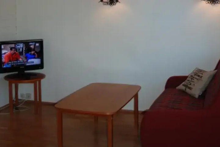 Room 5 of 9