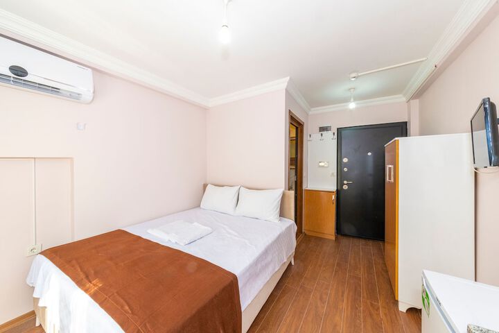 Room 9 of 23