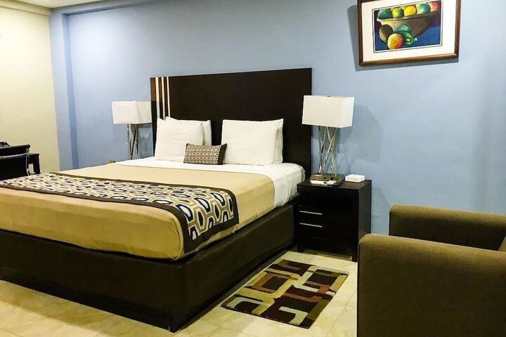 Room 5 of 16