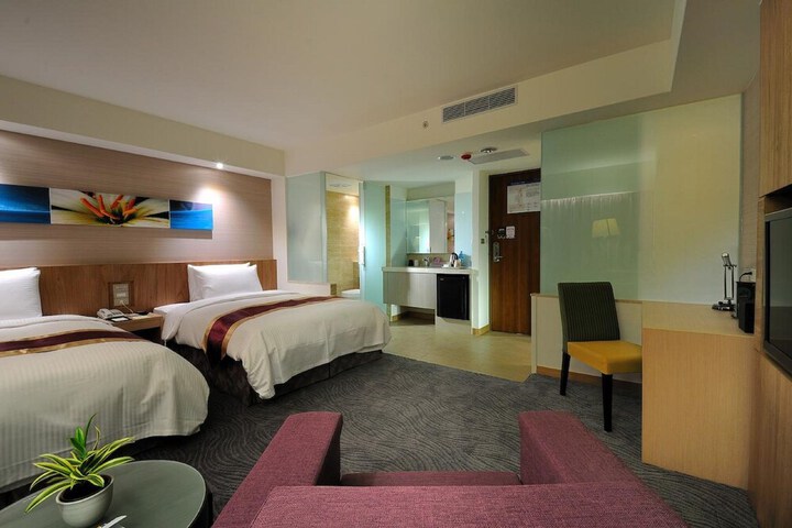 Room 14 of 31