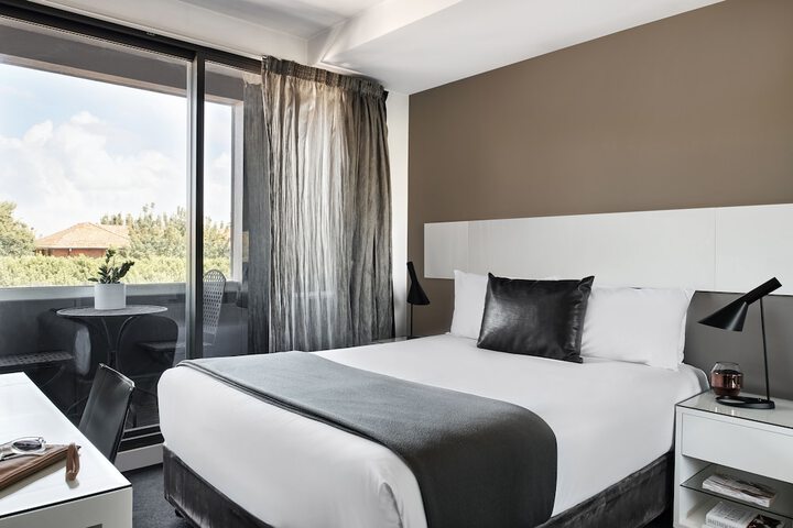Room 3 of 38