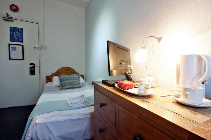 Room 3 of 61