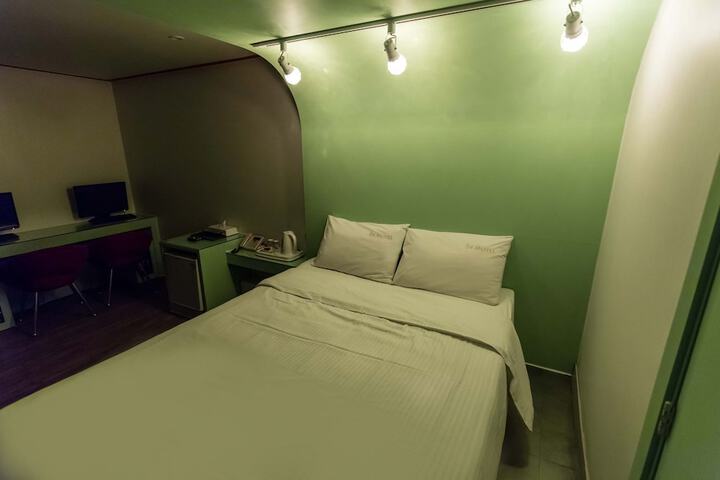 Room 13 of 54