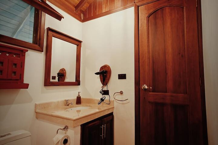 Room 37 of 80