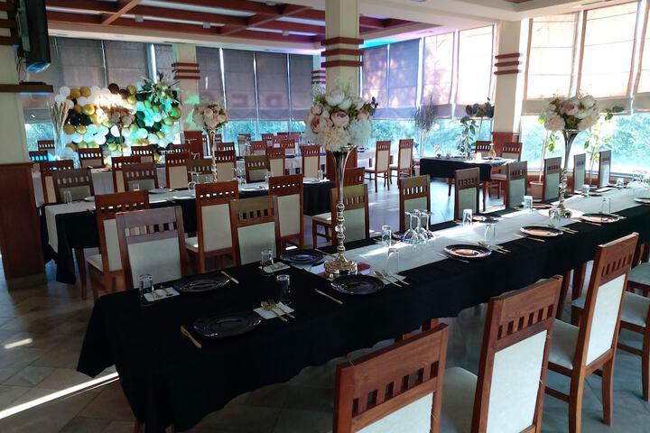 Dining 36 of 69
