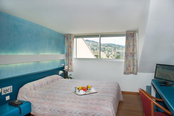 Room 22 of 34