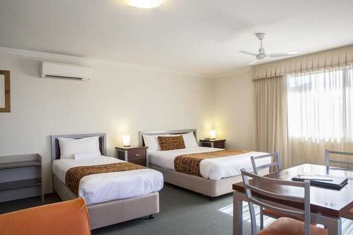 Room 3 of 49