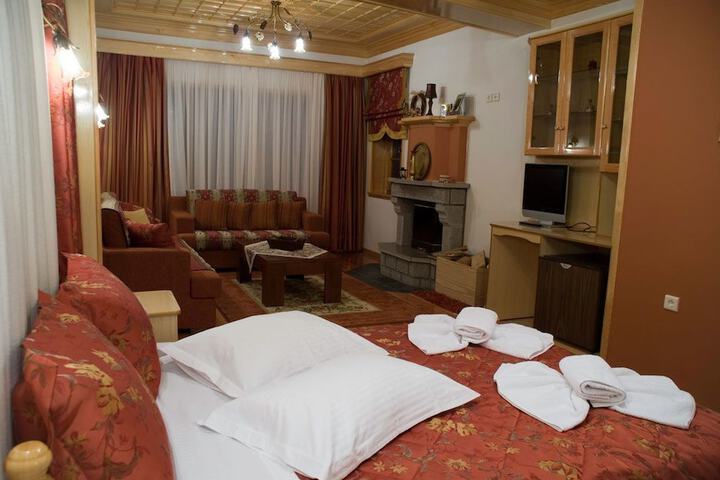 Room 4 of 38