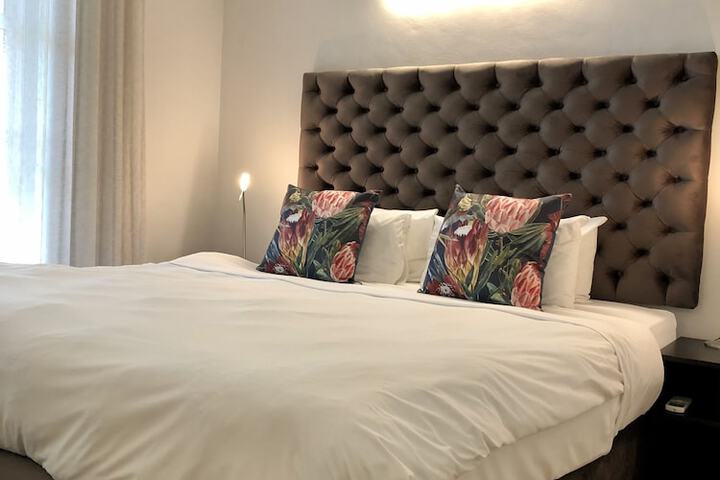 Room 16 of 118