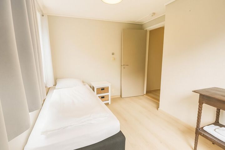 Room 38 of 95