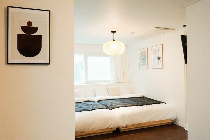 Room 9 of 73