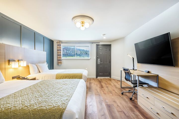 2 Double Beds (8 of 10)