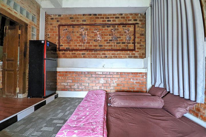 Room 3 of 13