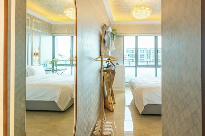 Room 19 of 285