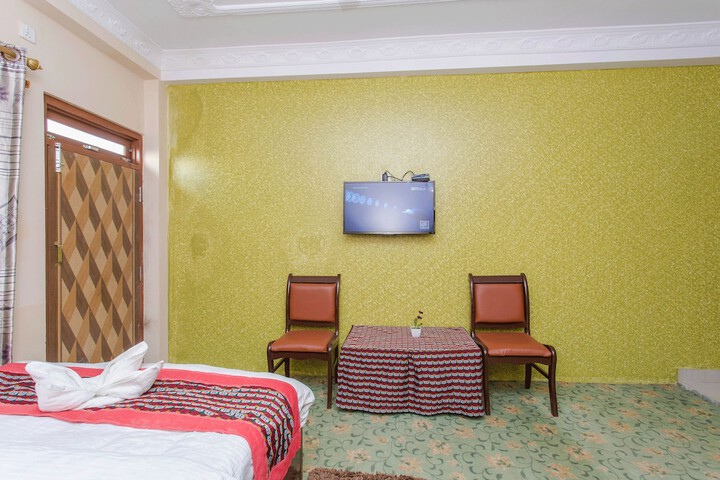 Room 9 of 40
