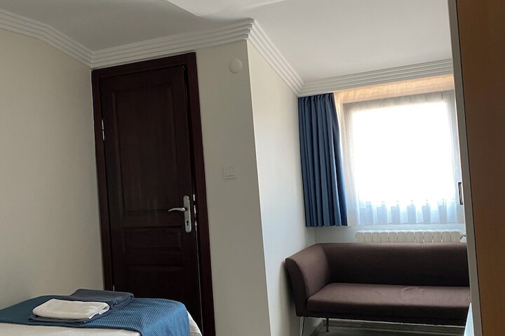 Room 29 of 85