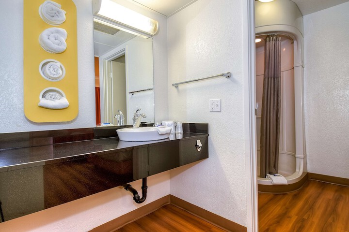 1 Double Bed (24 of 26)