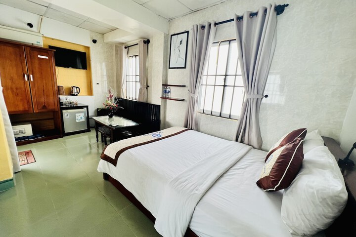 Room 38 of 153