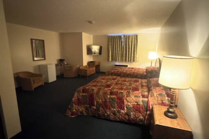 Room 4 of 12