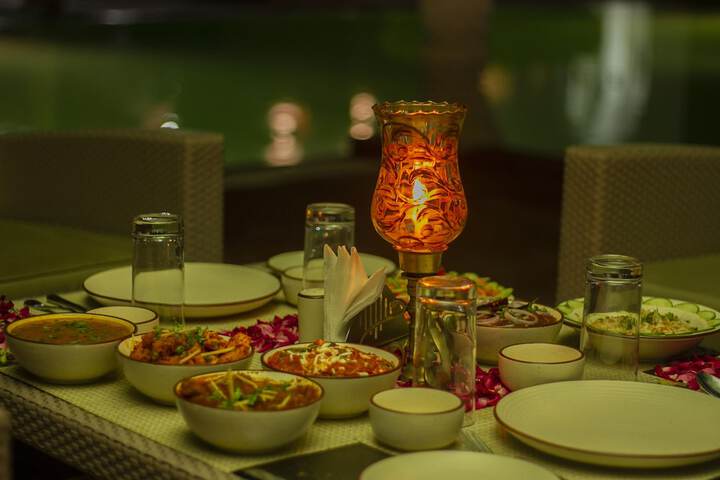 Dining 39 of 55