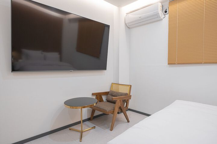 Room 27 of 116