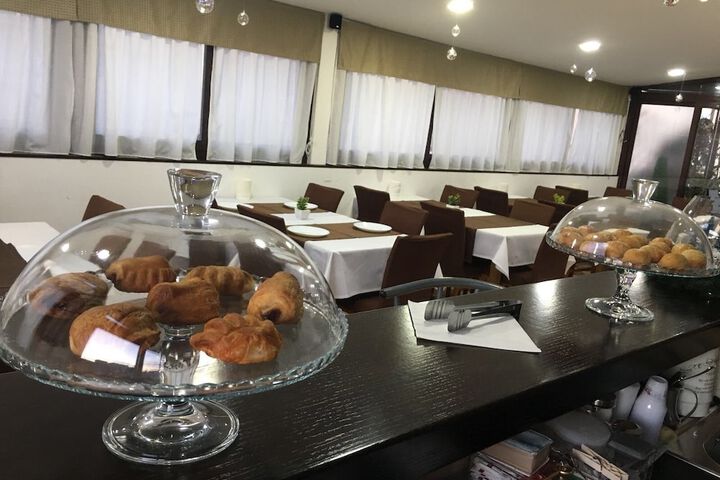 Breakfast/Coffee Service 30 of 42