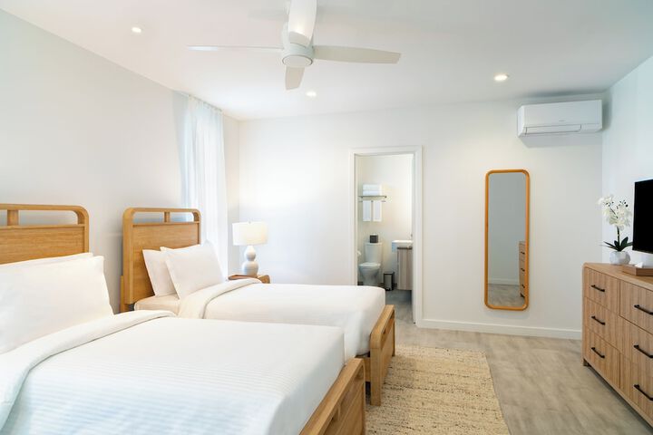 Room 12 of 61