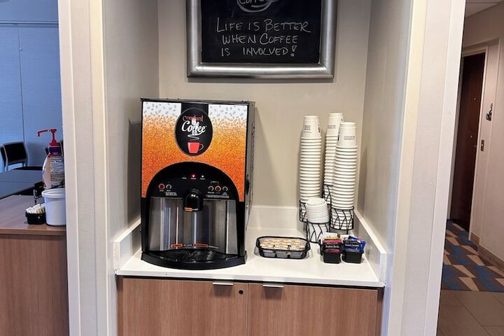 Breakfast/Coffee Service 33 of 39