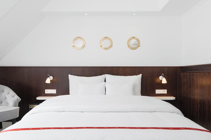 Room 15 of 113
